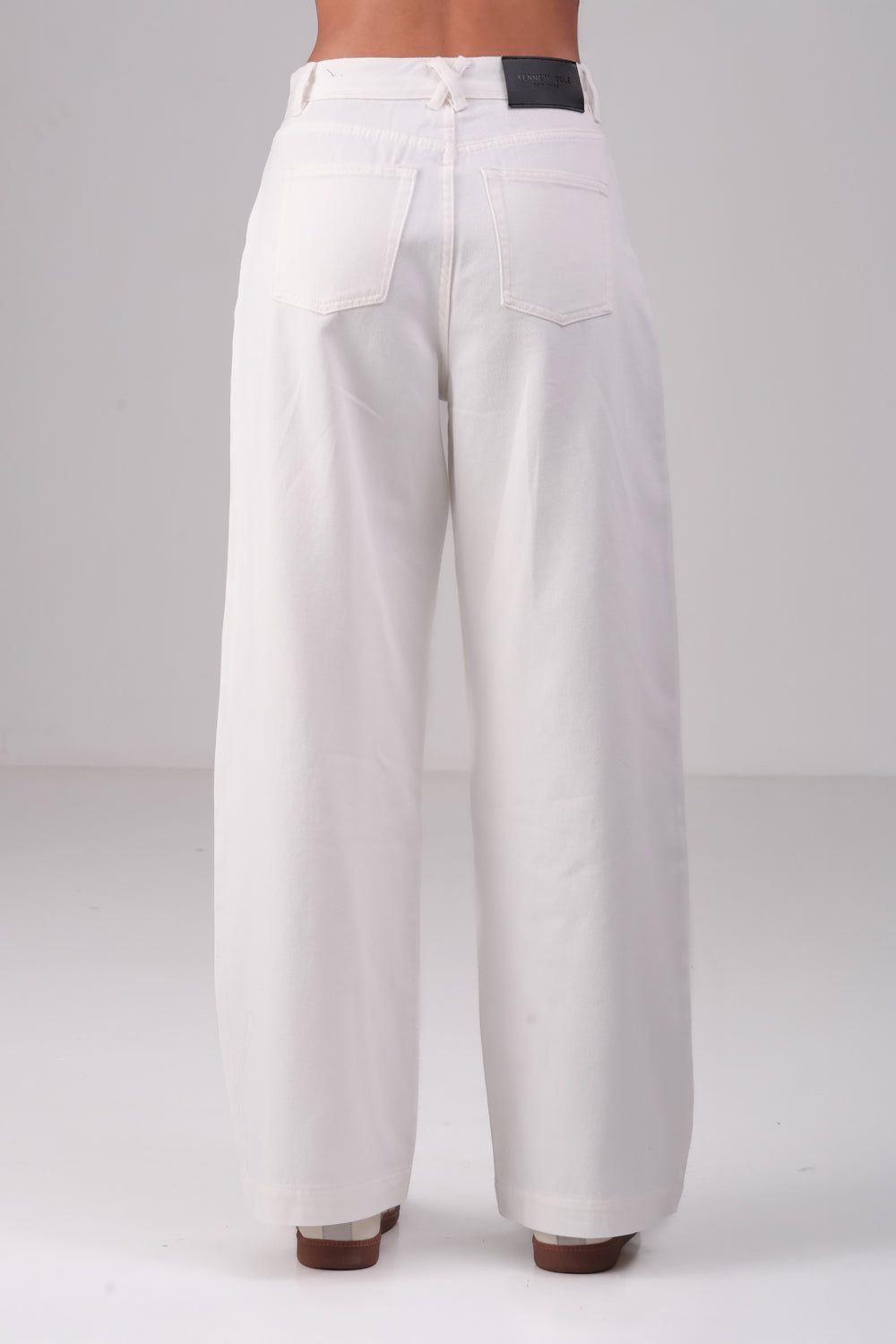 מכנסי ג'ינס רחבים לנשים