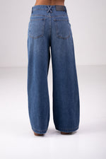 ג'ינס גזרה מתרחבת בצבע INDIGO