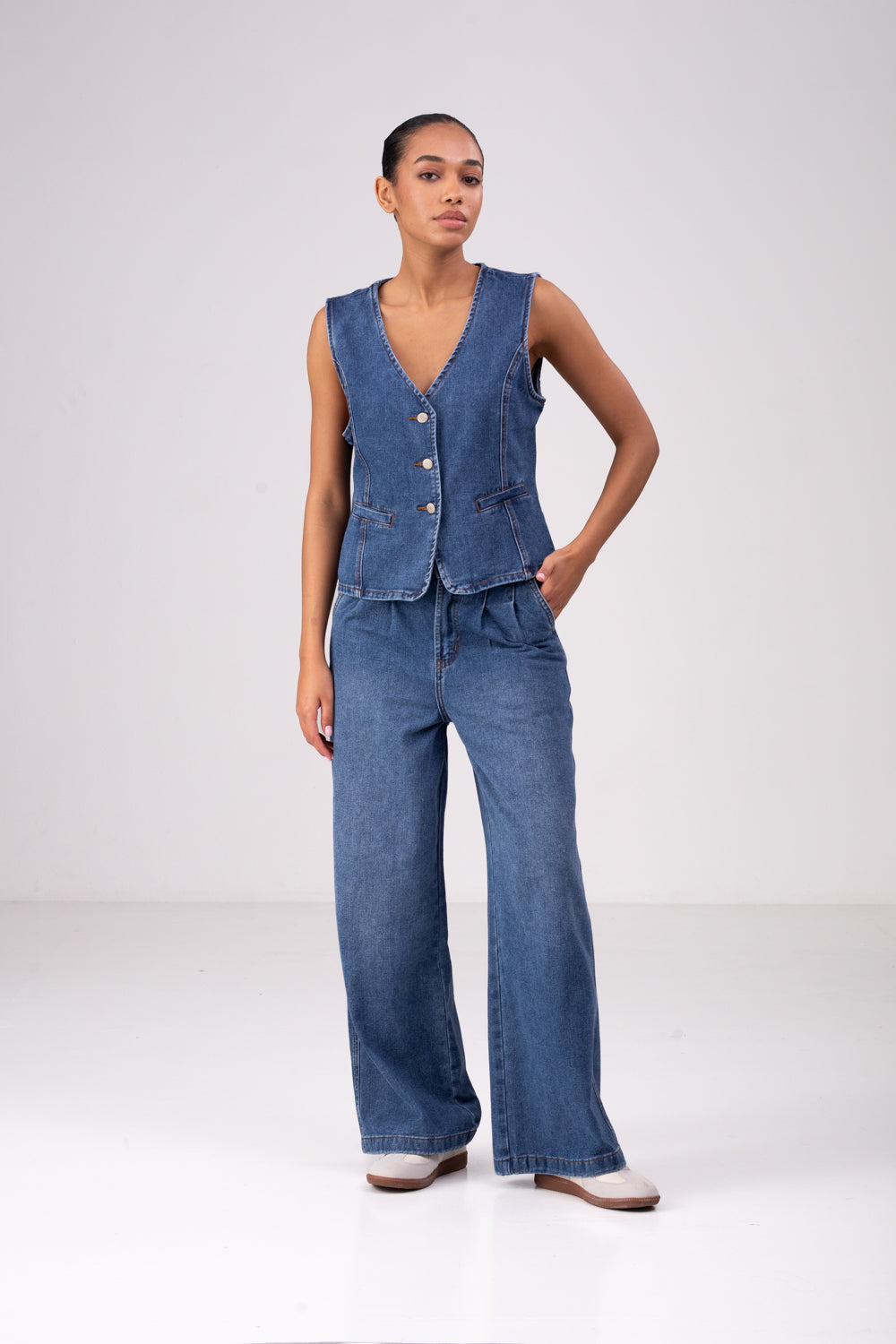 ג'ינס גזרה מתרחבת בצבע INDIGO