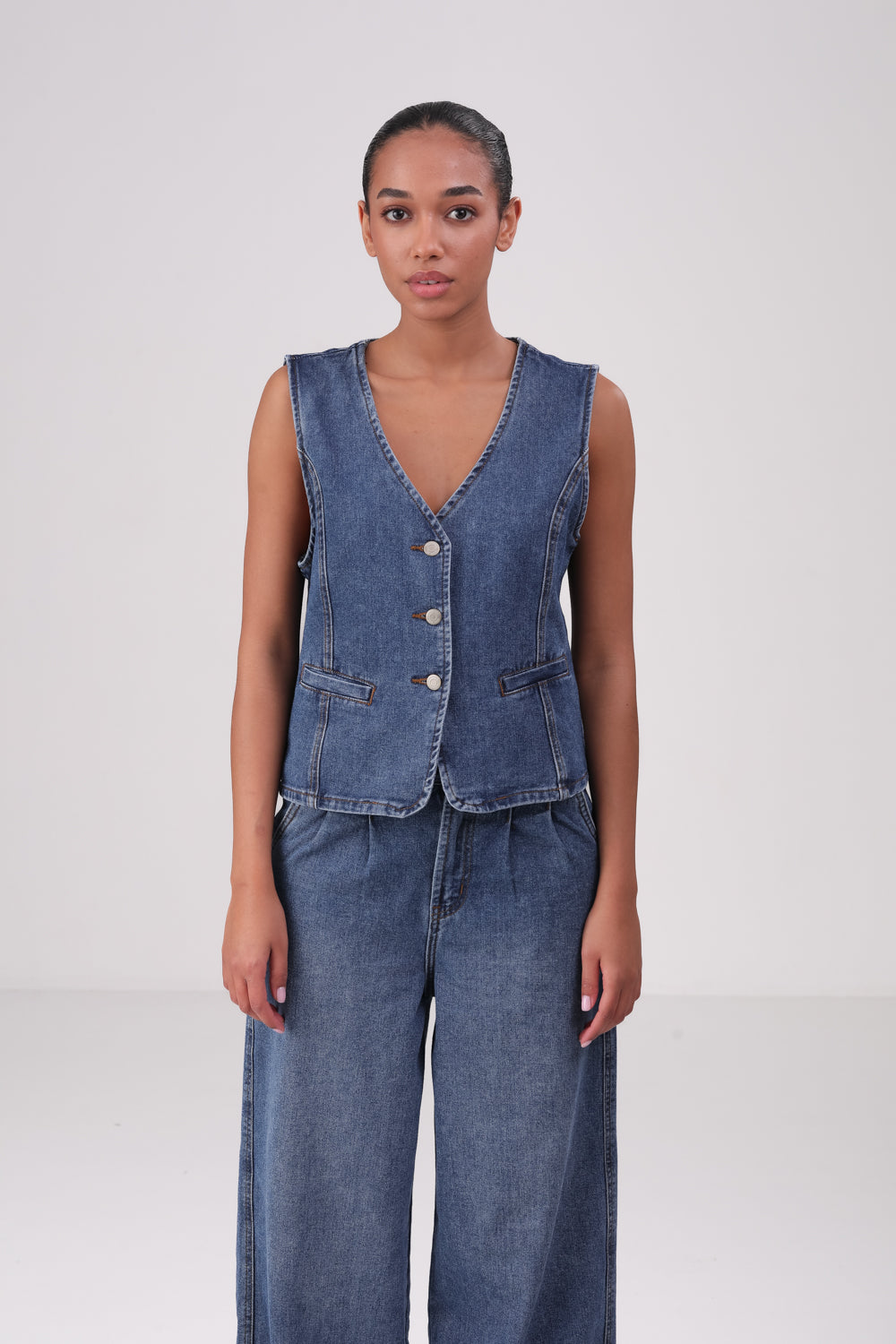 וסט ג'ינס קצר לנשים