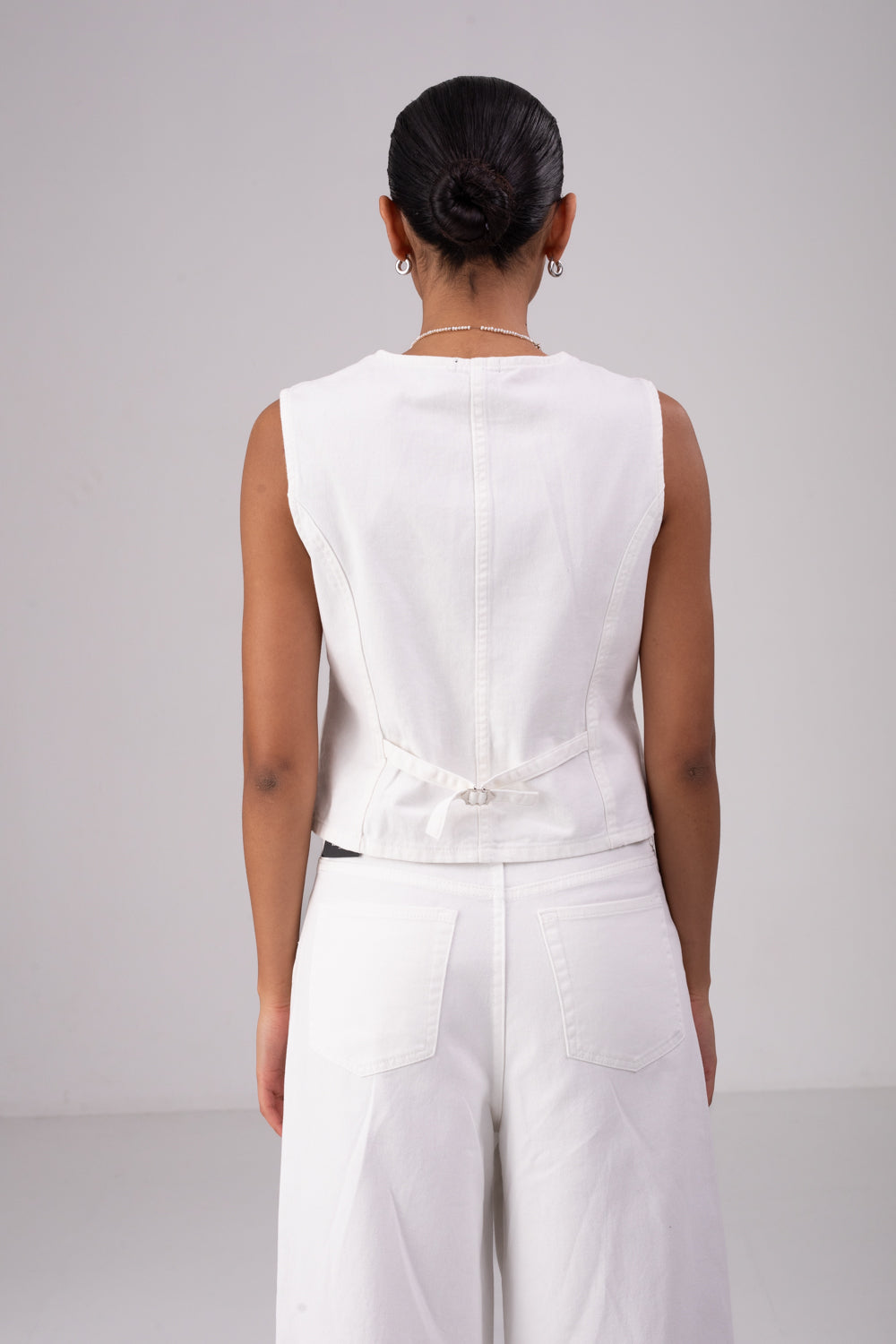 ווסט ג'ינס בצבע אופוויט