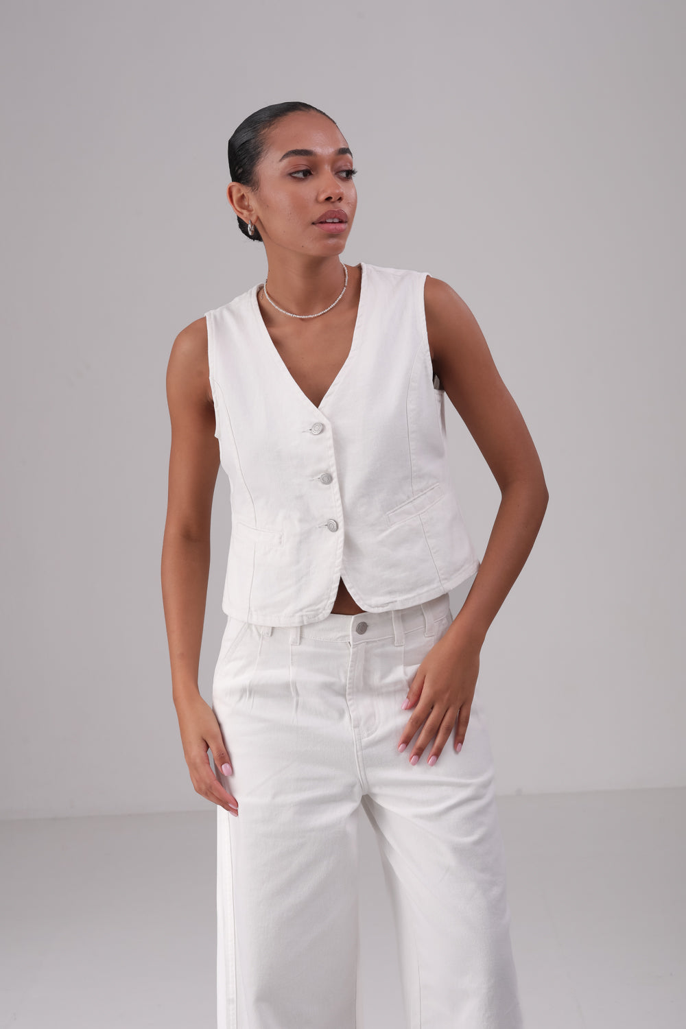 ווסט ג'ינס בצבע אופוויט