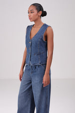 וסט ג'ינס קצר לנשים