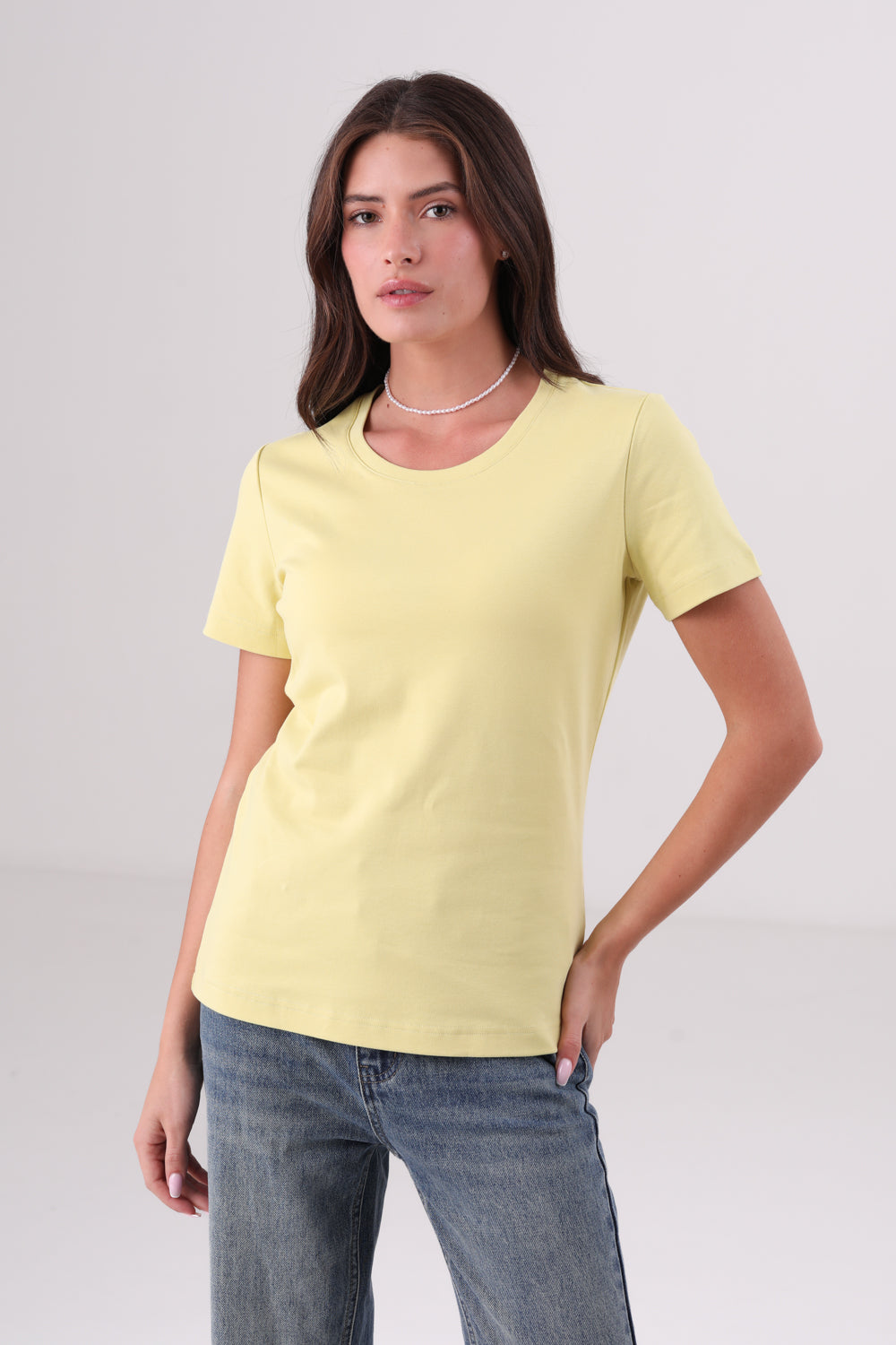 חולצת טי צווארון עגול לנשים