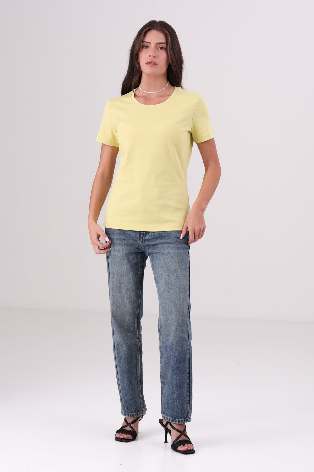 חולצת טי צווארון עגול לנשים