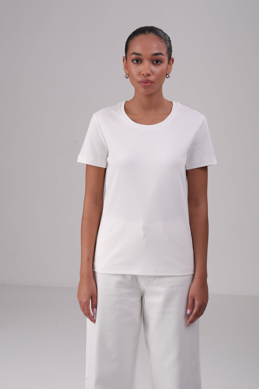 חולצת טי צווארון עגול לנשים