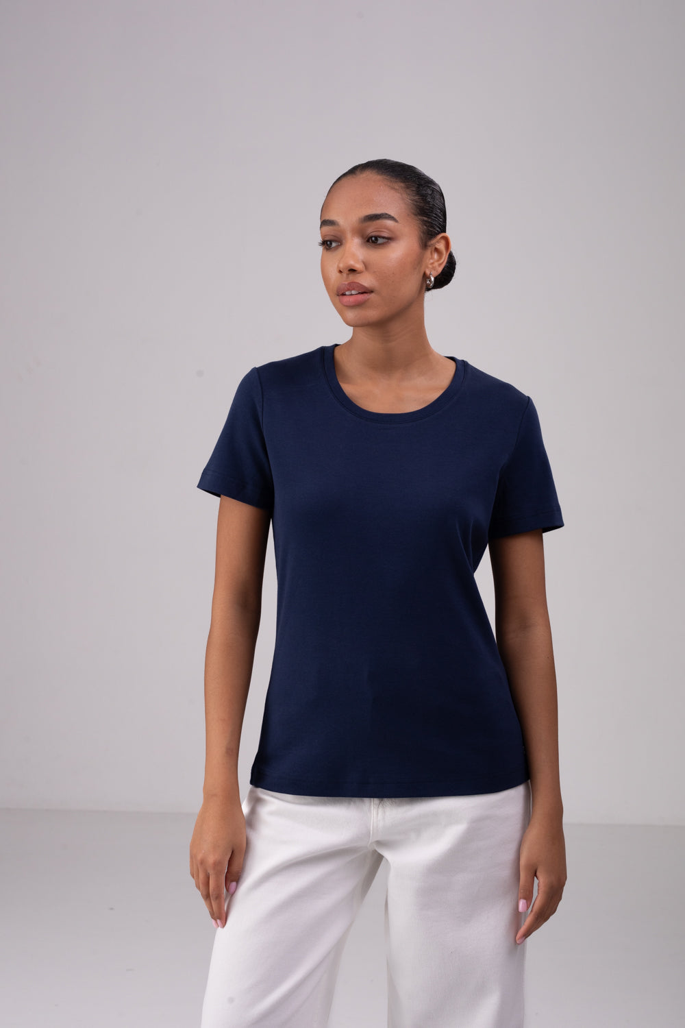 חולצת טי צווארון עגול לנשים