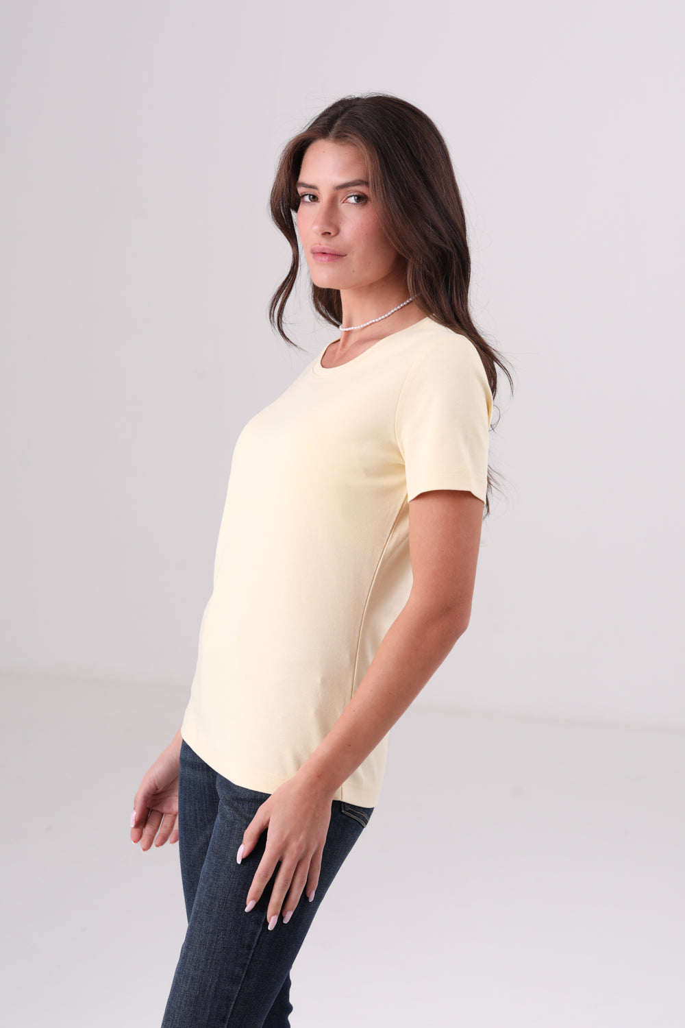 חולצת טי צווארון עגול לנשים