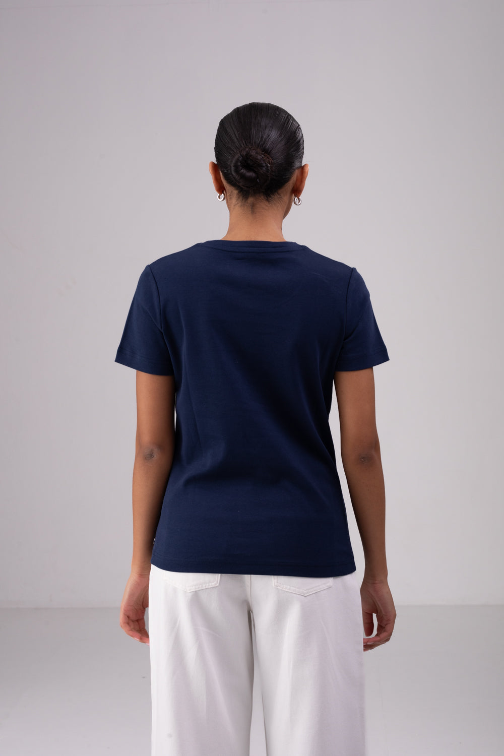 חולצת טי צווארון עגול לנשים