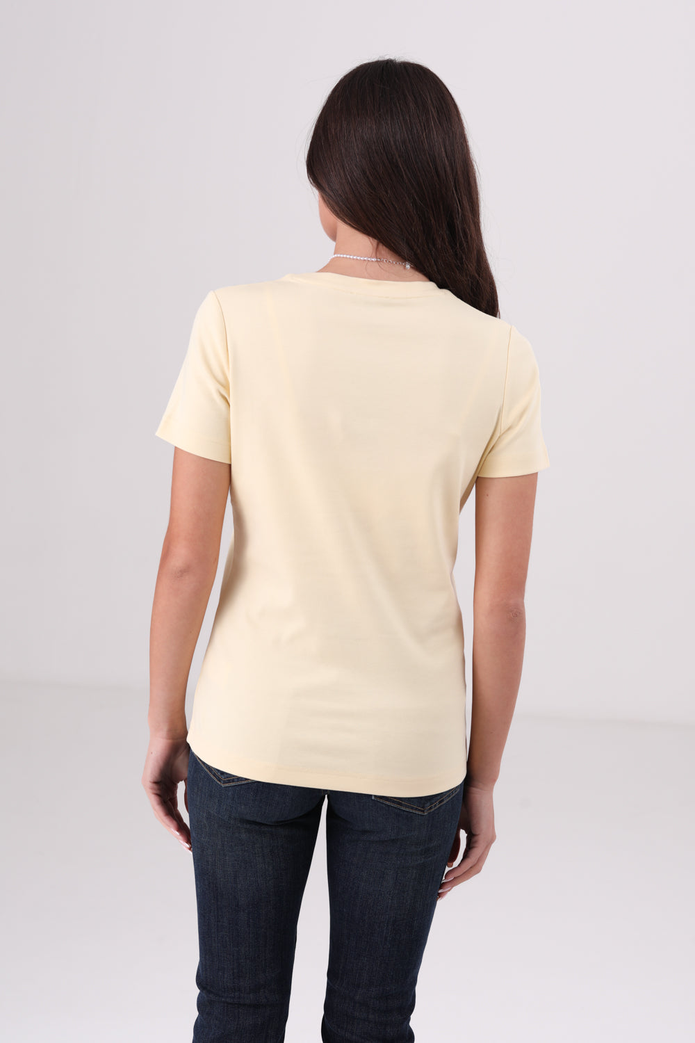 חולצת טי צווארון עגול לנשים