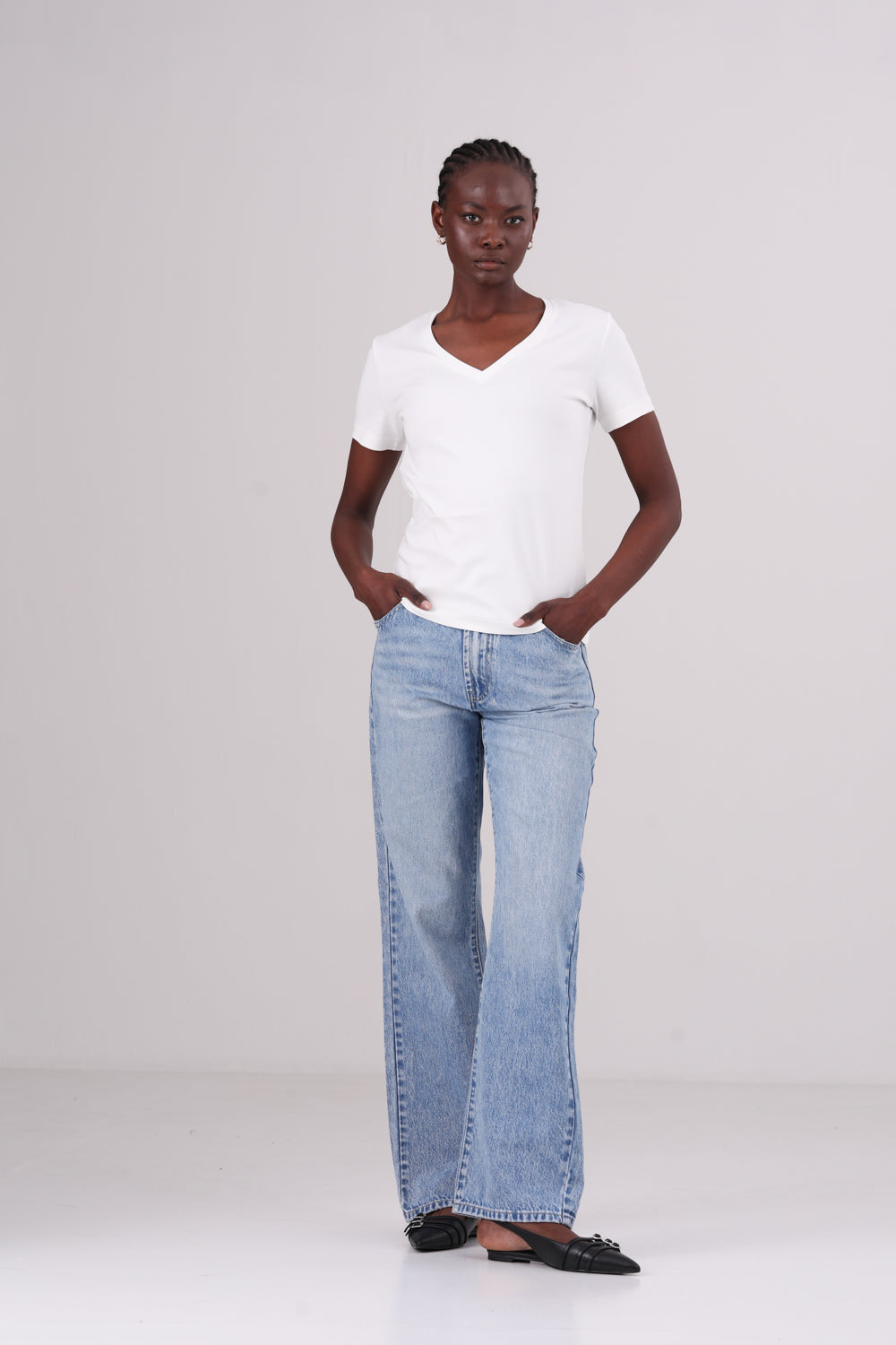 טישירט בייסיק צווארון וי