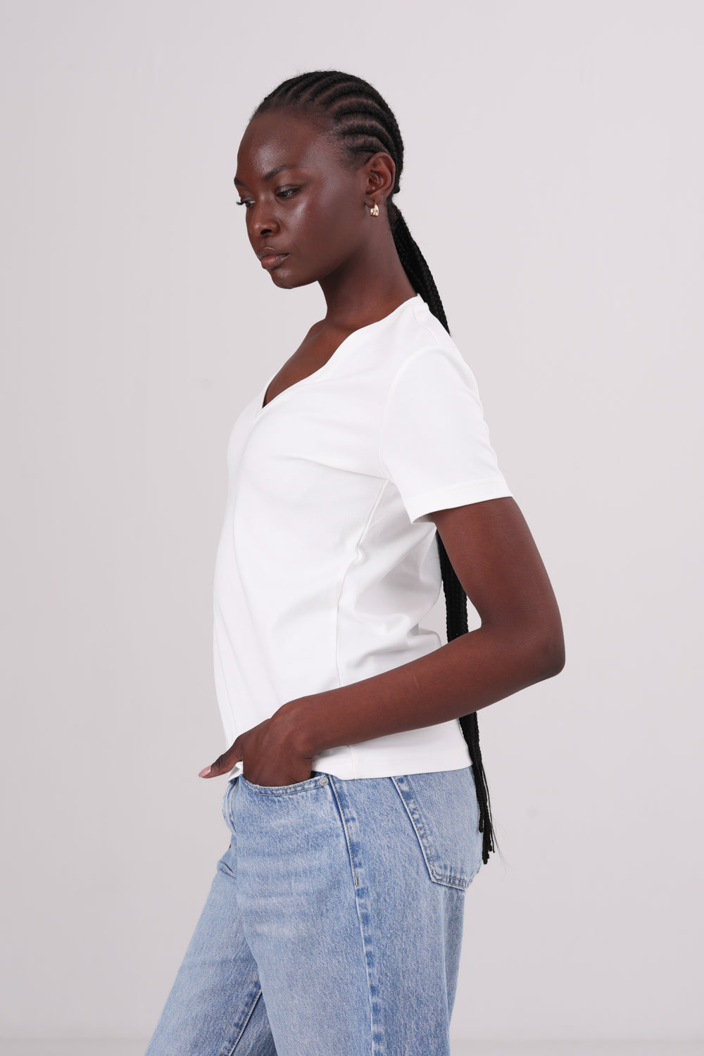 טישירט בייסיק צווארון וי