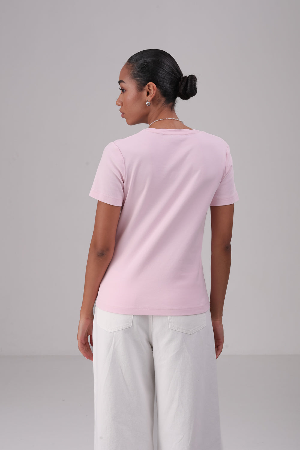 טישירט בייסיק צווארון וי