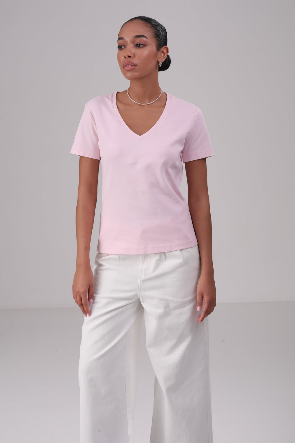 טישירט בייסיק צווארון וי