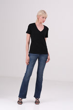 טישירט בייסיק צווארון וי