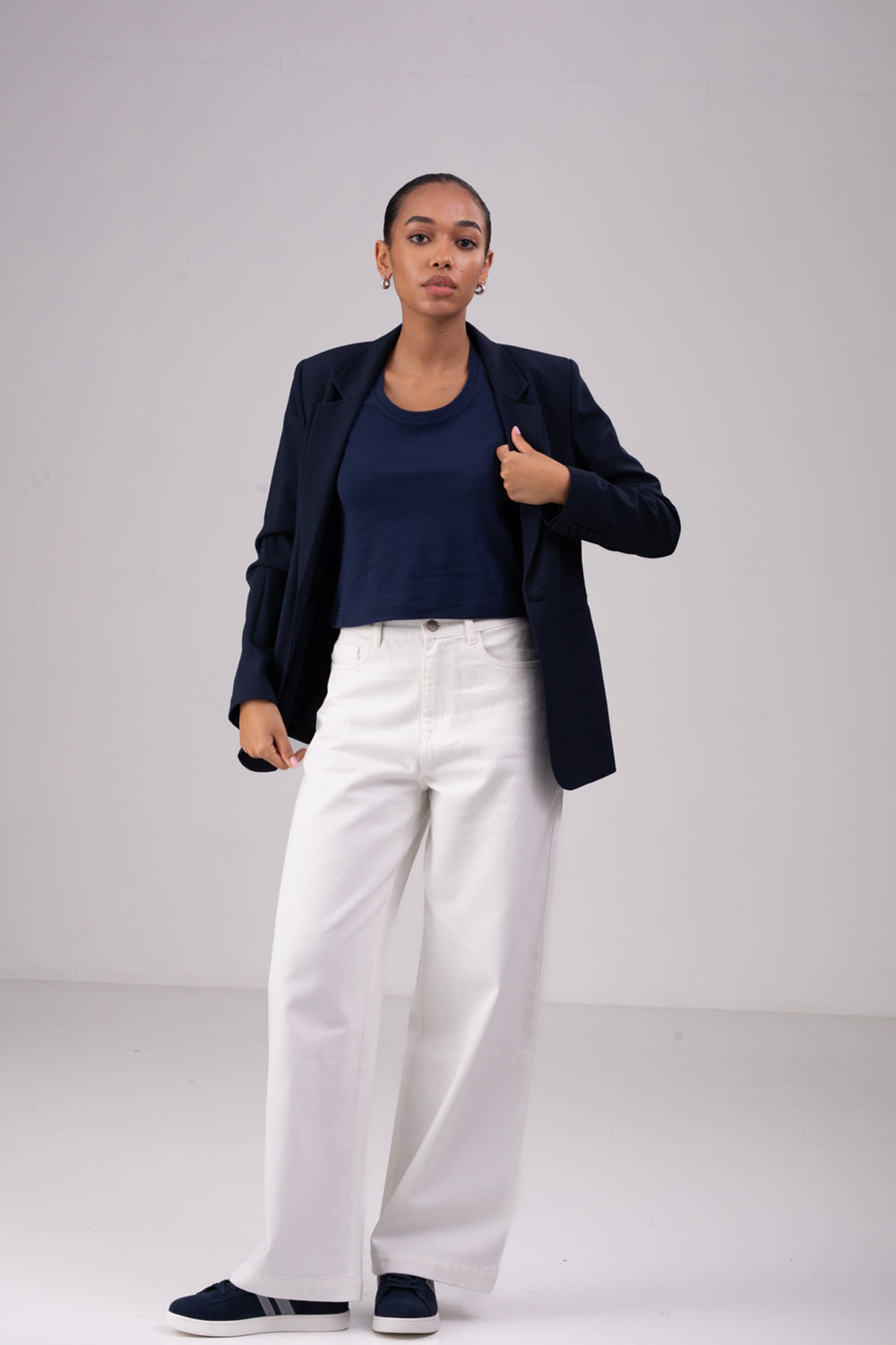 טישירט בייסיק צווארון עגול עמוק