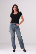 טישירט בייסיק צווארון עגול עמוק