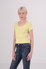 טישירט בייסיק צווארון עגול עמוק