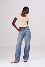 טישירט בייסיק צווארון עגול עמוק