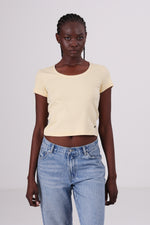 טישירט בייסיק צווארון עגול עמוק