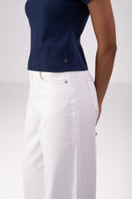 טישירט בייסיק צווארון עגול עמוק