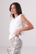 חולצה ללא שרוול עם כריות כתפיים