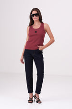 גופיה עם רקמת לוגו 