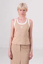 גופיה עם רקמת לוגו 