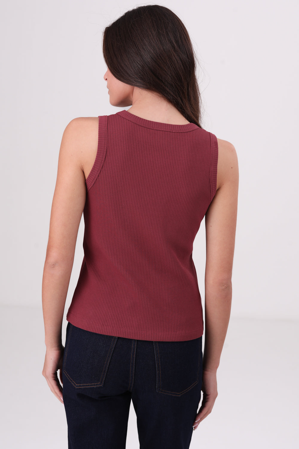 גופיה עם רקמת לוגו 