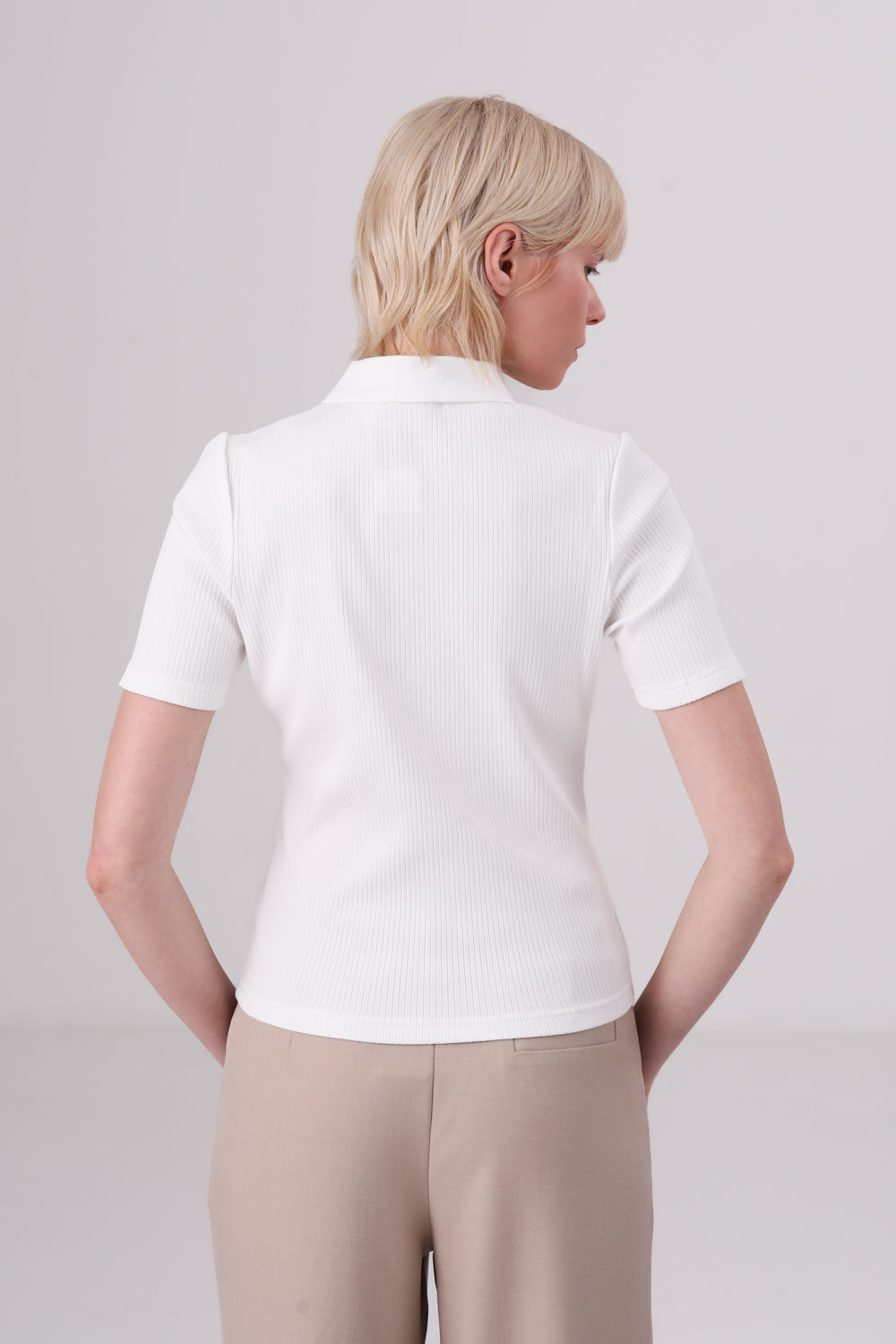 חולצת פולו ריב עם שרוולים קצרים