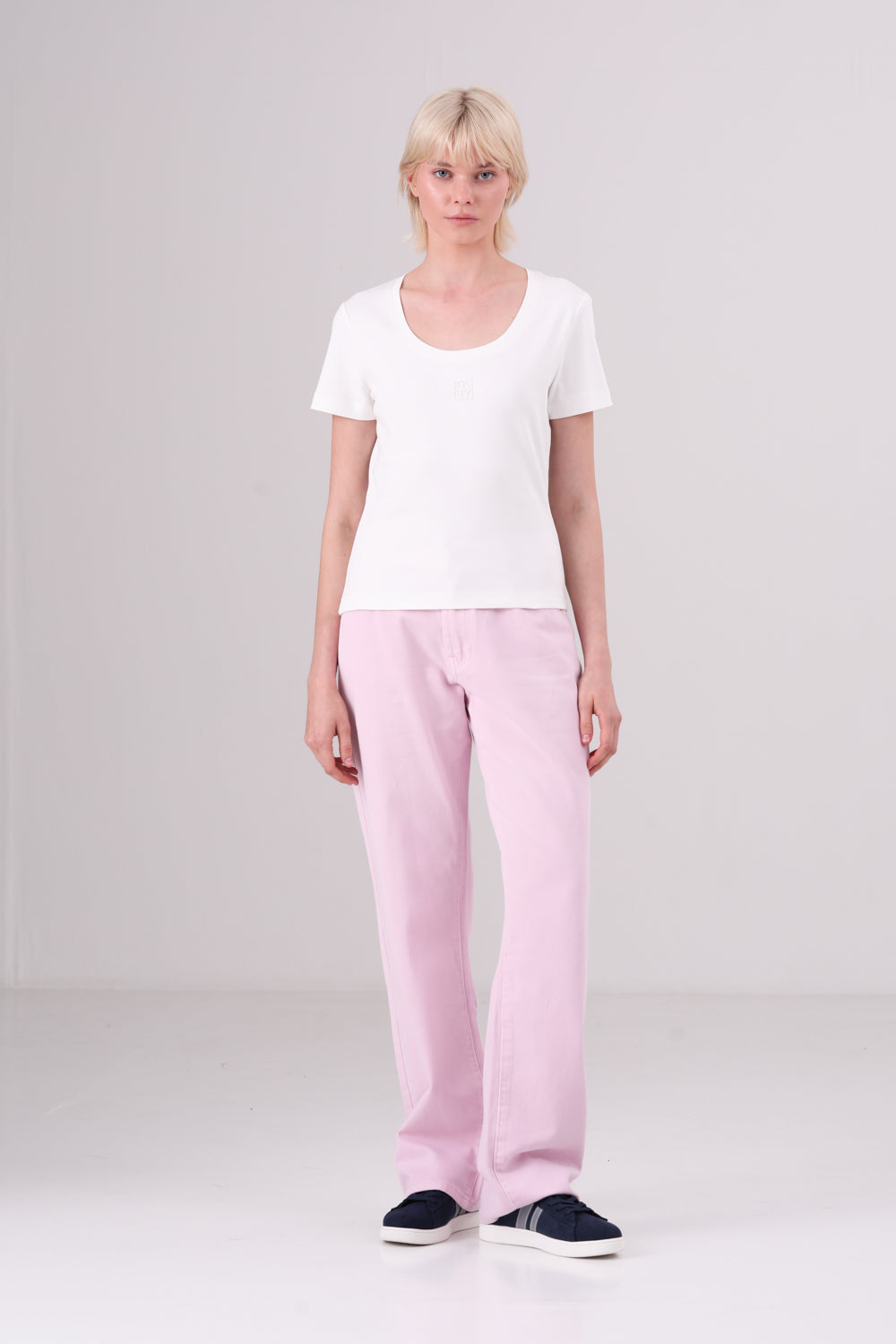 חולצת טי צמודה מריב משתנה