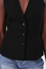 ווסט עם חגורת מותן בצבע שחור