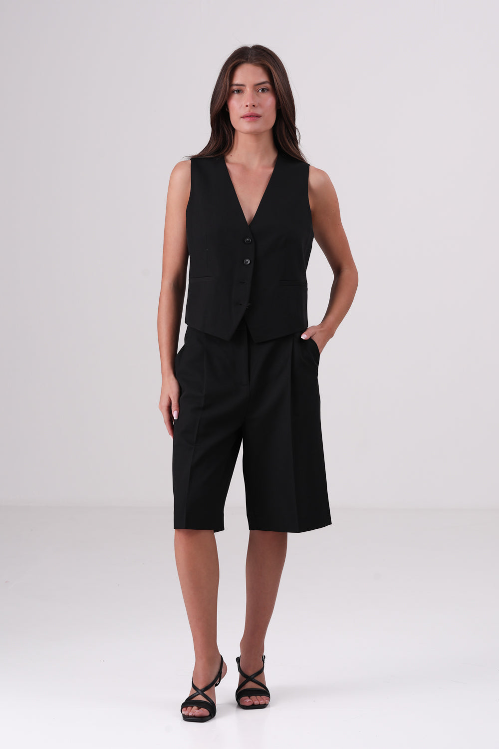 מכנס קצר מחויט