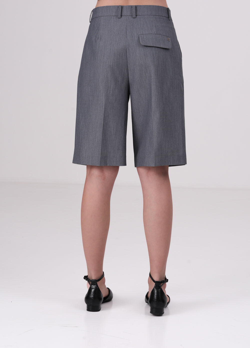 מכנס קצר מחויט