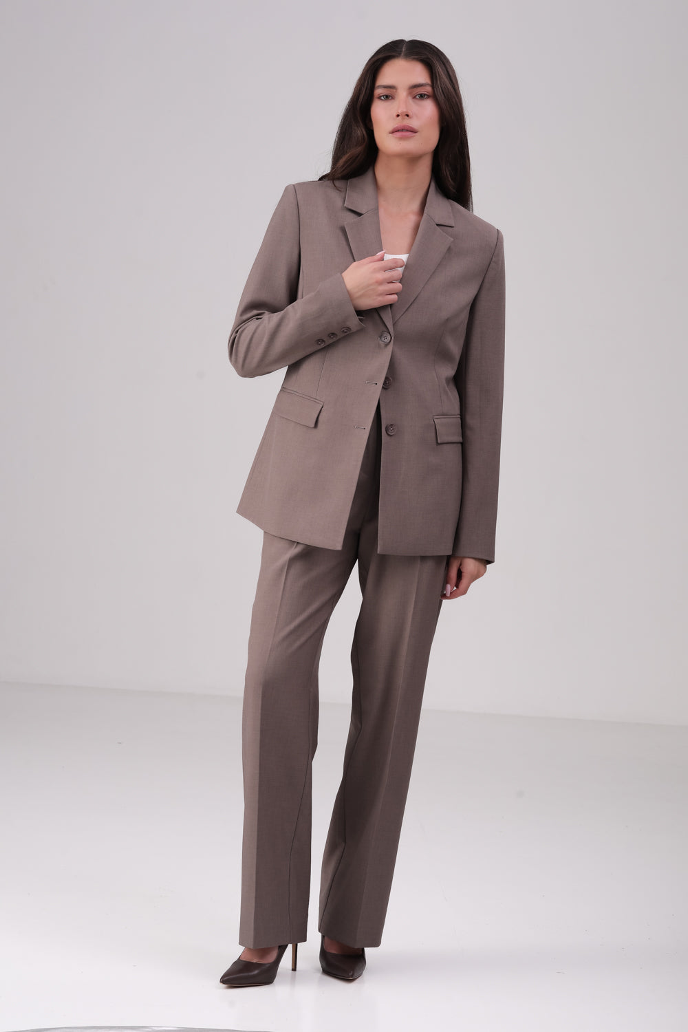 מכנס מחויט קלאסי בצבע חום