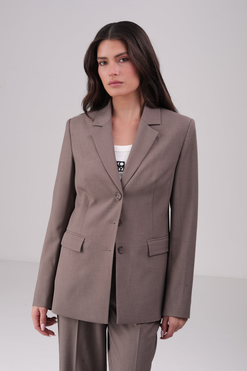 בלייזר אוברסייז בצבע חום