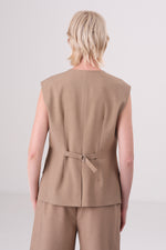 ווסט מחויט בצבע מוקה