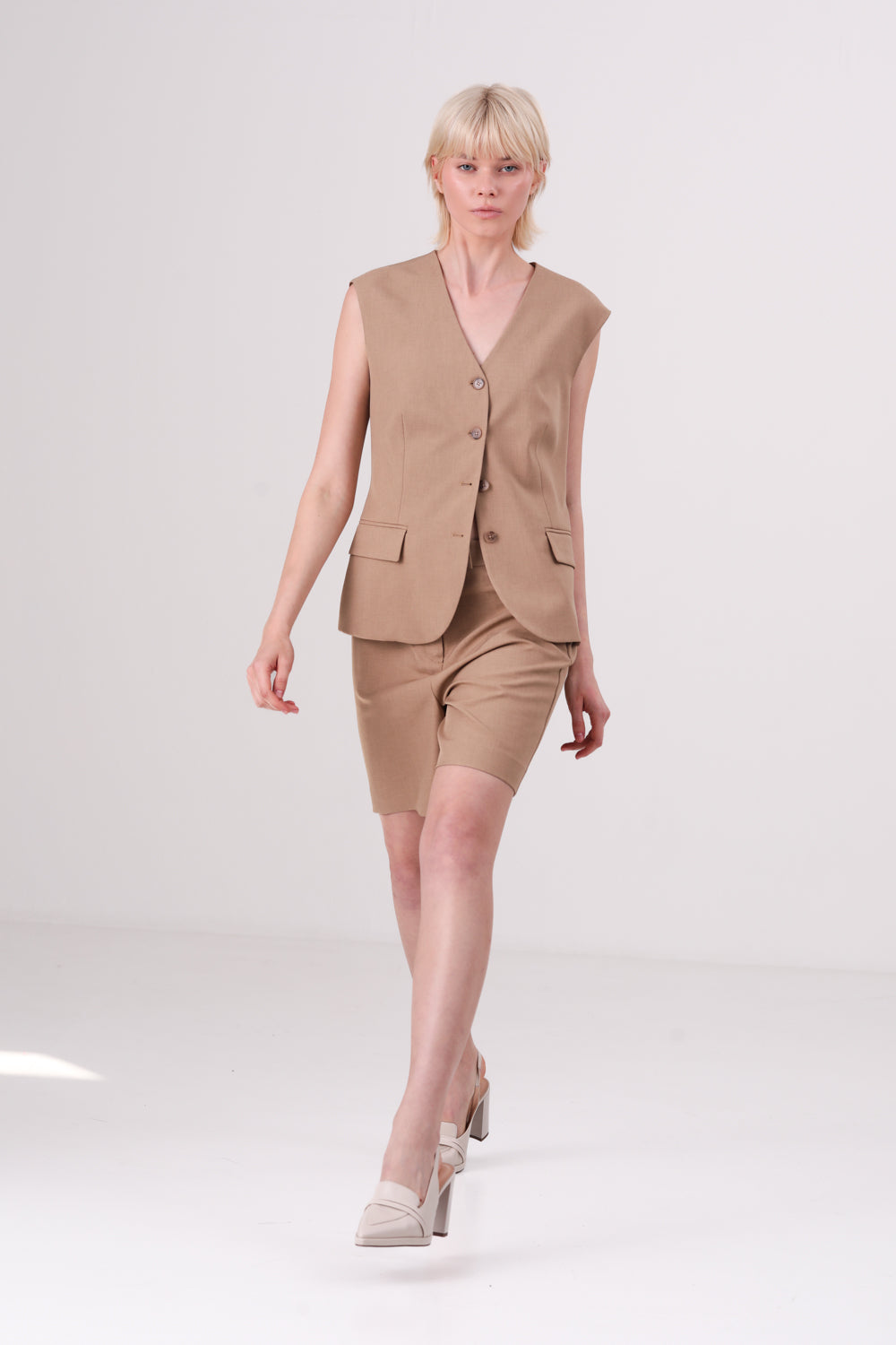 ווסט מחויט בצבע מוקה