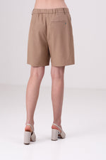 מכנס ברמודה מחויט בצבע מוקה