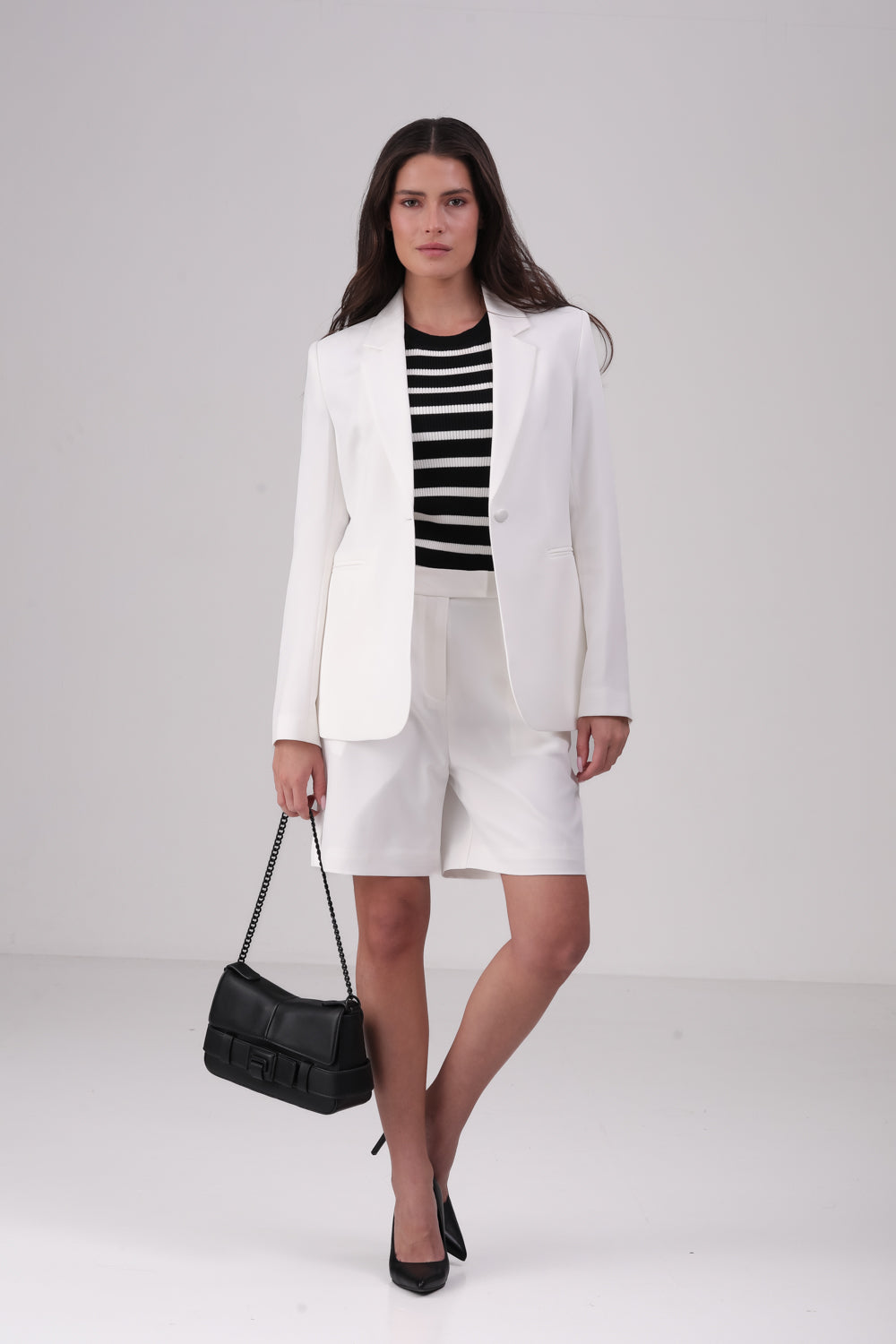 מכנסיים קצרים בסגנון מחויט