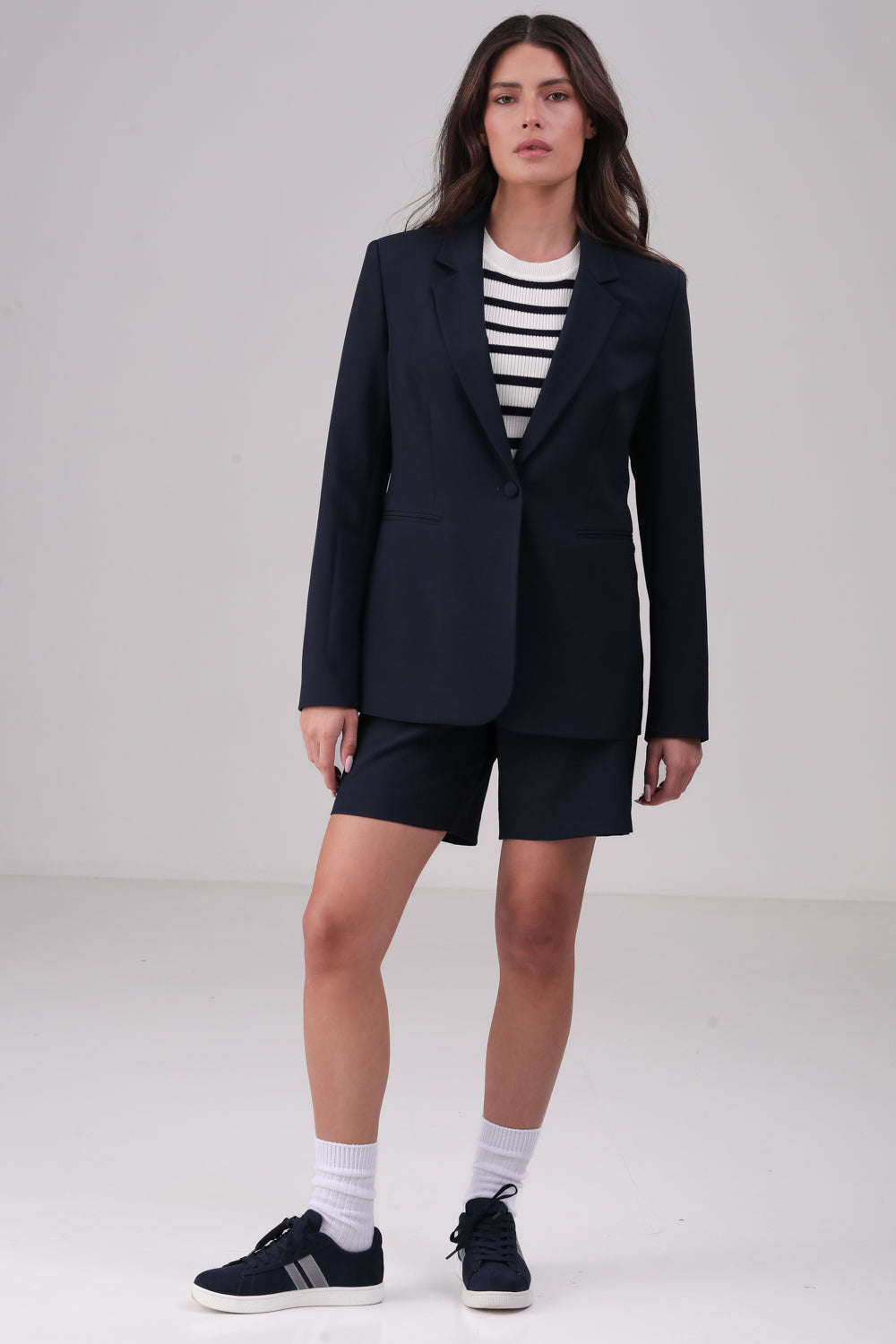 מכנס קצר בסגנון מחויט