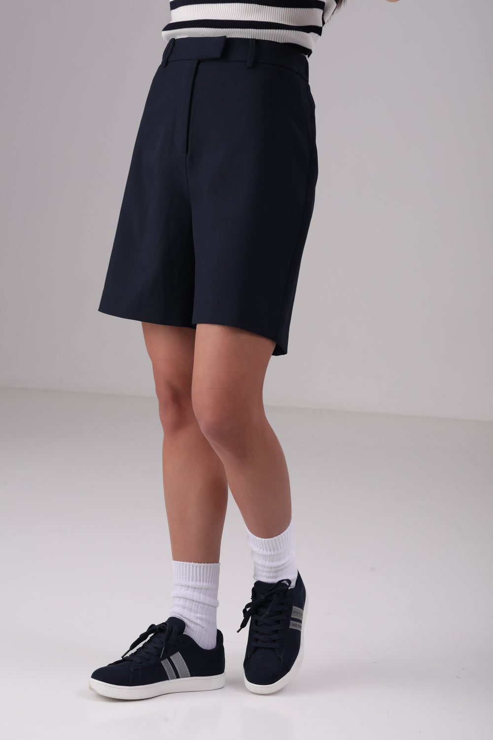 מכנס קצר בסגנון מחויט