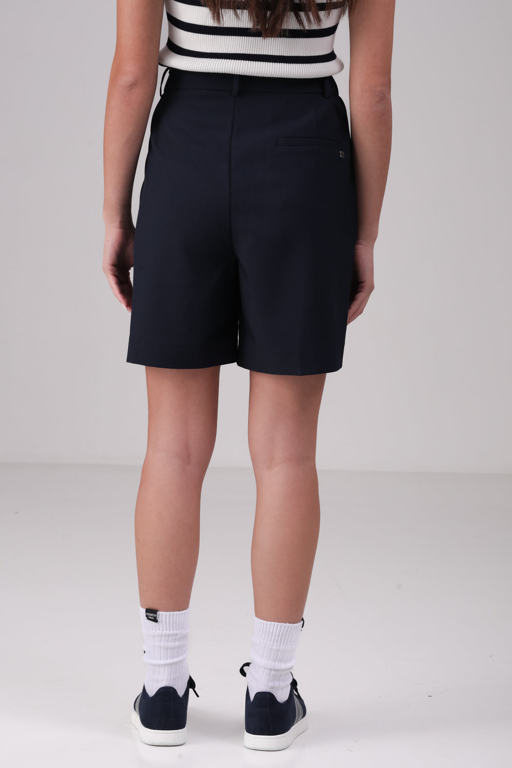 מכנס קצר בסגנון מחויט