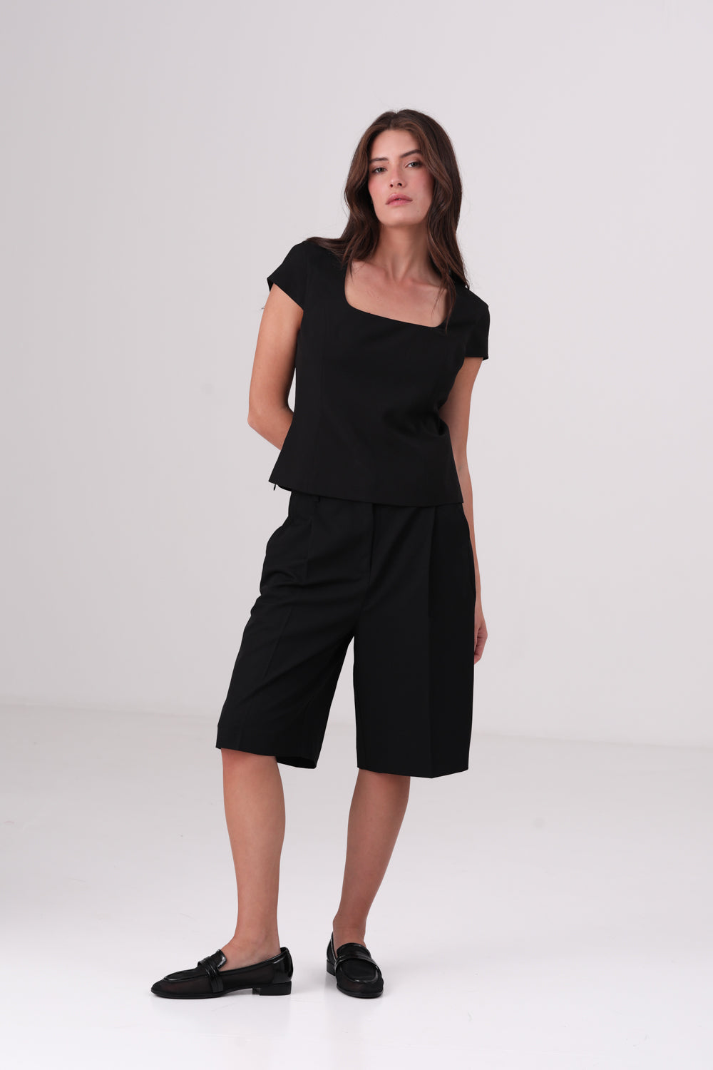 טופ צמוד עם רוכסן