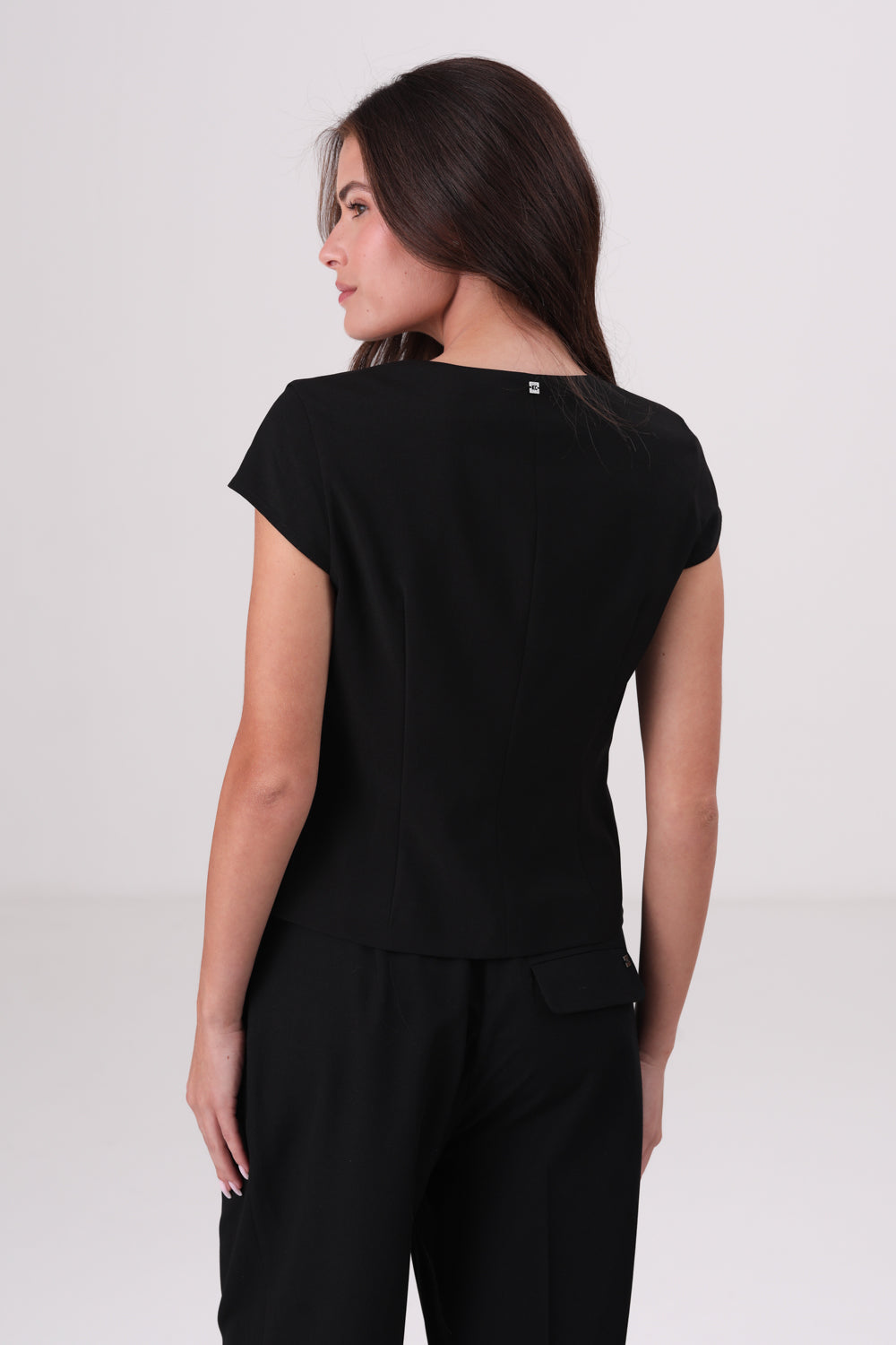 טופ צמוד עם רוכסן