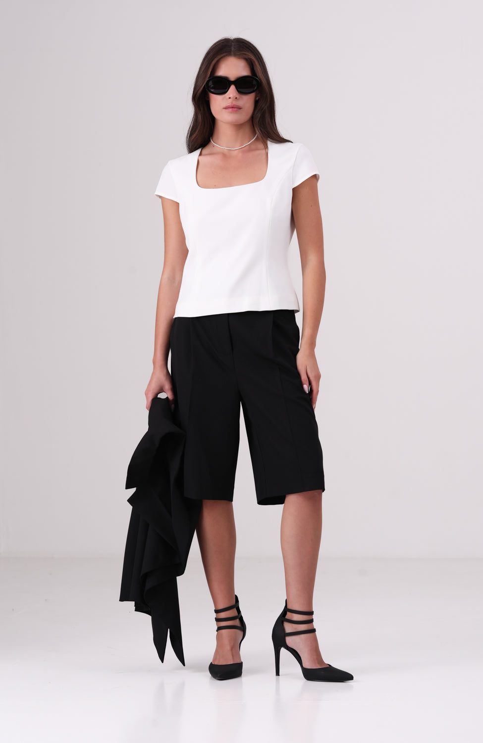 טופ צמוד עם רוכסן