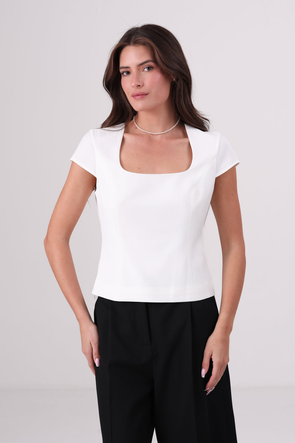 טופ צמוד עם רוכסן