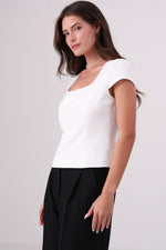 טופ צמוד עם רוכסן