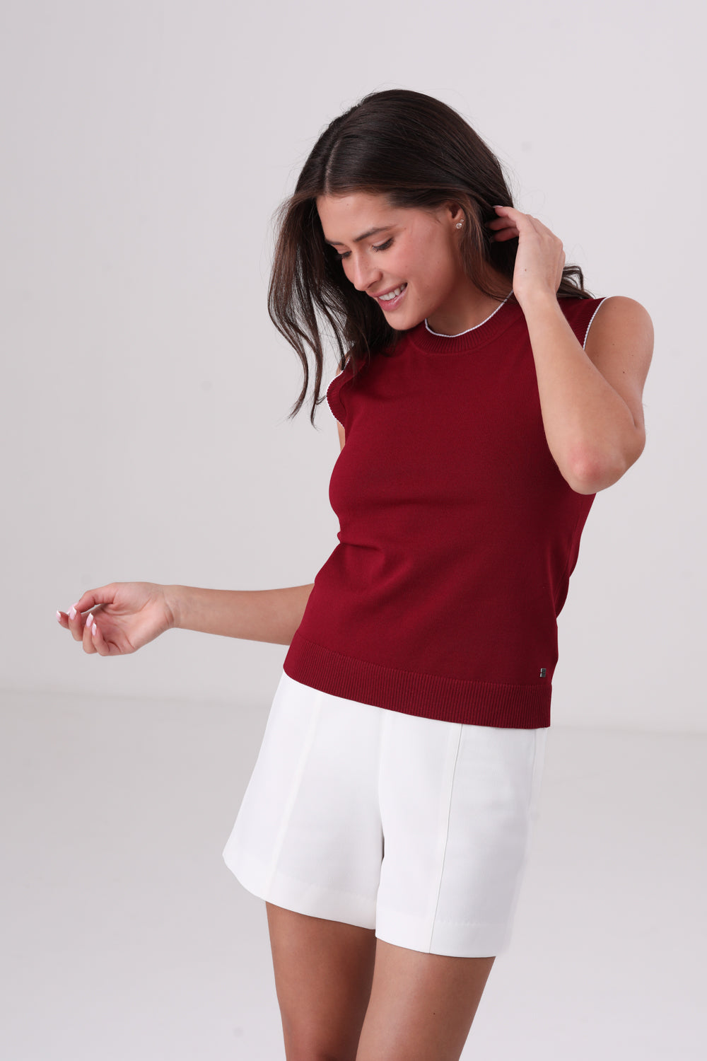 גופיה סרוגה בגזרה ישרה