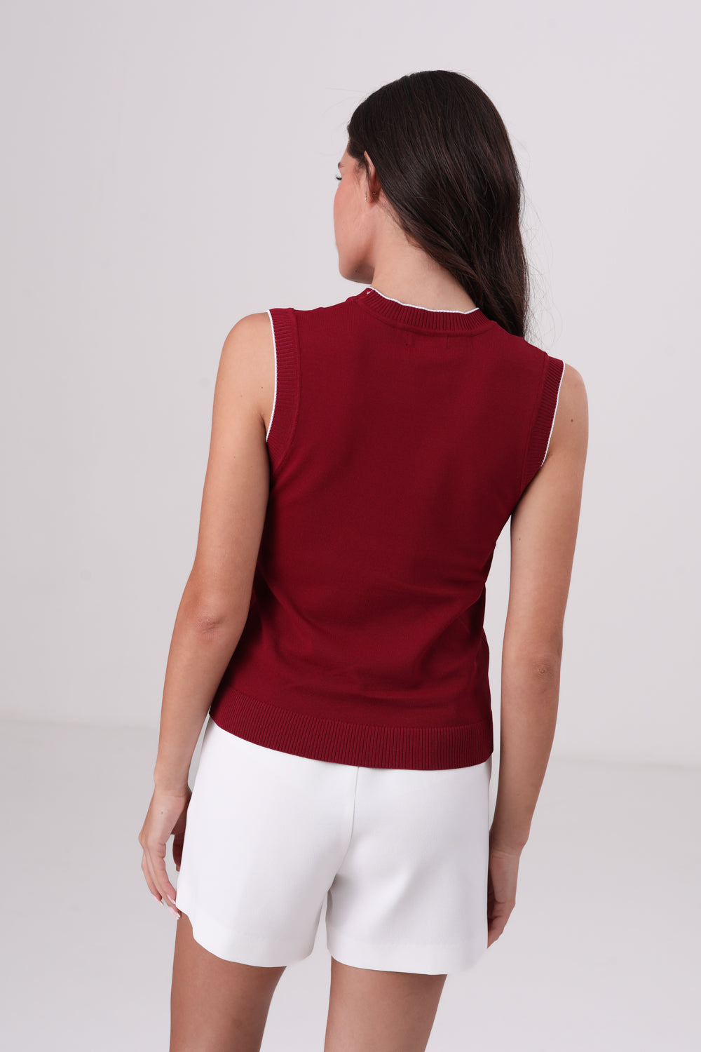 גופיה סרוגה בגזרה ישרה